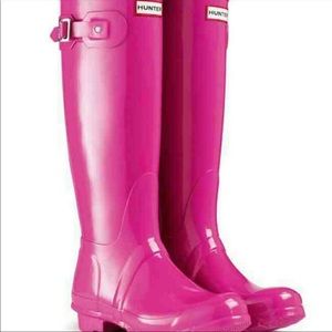 ISO lipstick pink hunter boots as 8-9